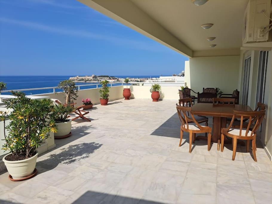 Seaview Flora'S Luxury Apartment-300Meters From The Beach Rethymno  Exterior photo